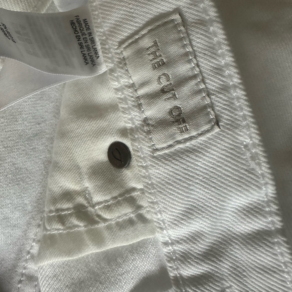 White Cut Off Short size 6/28 - Picture 6 of 10